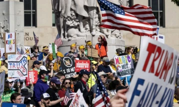 Mass protests against Trump in more US towns and cities