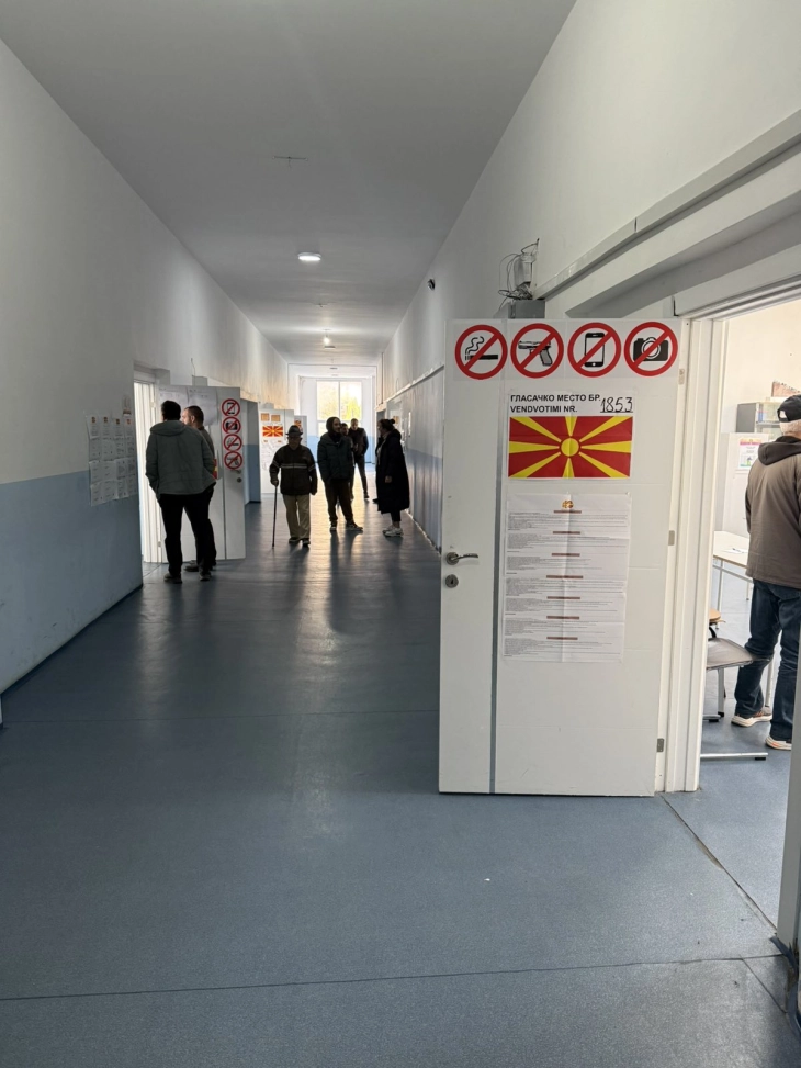 До 11 часот во Струга гласале 8,2 отсто, а во Вевчани 16,02 проценти