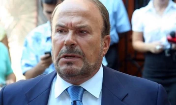 Поранешниот албански премиер Фатос Нано во сериозна здравствена состојба