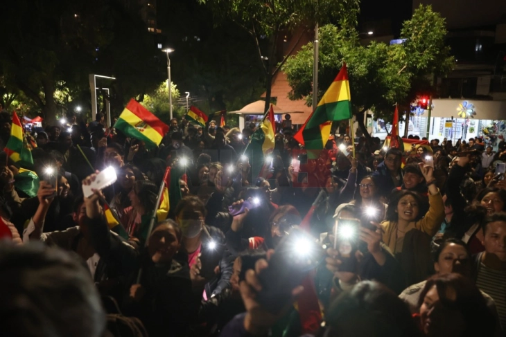 Во Боливија неколку стотици луѓе протестираа поради изборот на новиот претседател