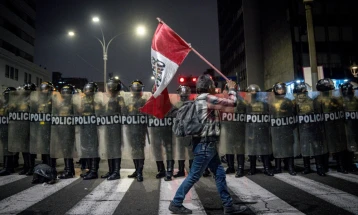 Перу прогласи вонредна состојба во Лима поради пораст на насилството