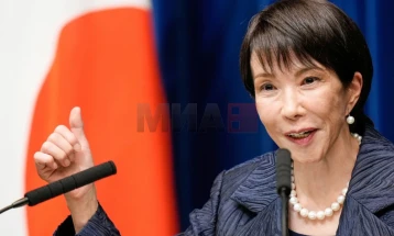 Новата премиерка на Јапонија свири тапани за опуштање, има црн појас во карате и вози мотор