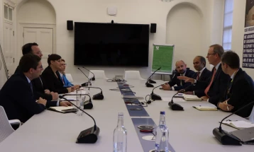 Nikolloski dhe Dimitrieska Koçoska në takim me Tim Rid: Partneritet i konfirmuar strategjik, vijojnë hapa konkretë për realizim të projekteve nga Marrëveshja Qeveri me Qeveri