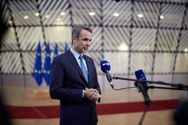 Мицотакис на Самитот на ЕУ ќе ја нагласи потребата европската одбрана да обезбедува заштита за сите земји-членки