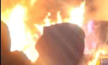 Ирската полиција уапси 23 лица во третата ноќ антиимигрантски насилни протести во Даблин