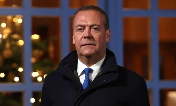 Медведев: Трамп застана на страната на бандеровиот Киев, на лудилото на Европа, ова е чин на војна