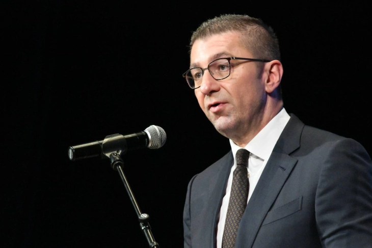 Мицкоски: Патриотизмот не се мери со зборови туку со дела, во периодот што следи главна цел ќе биде битката за подобар животен стандард