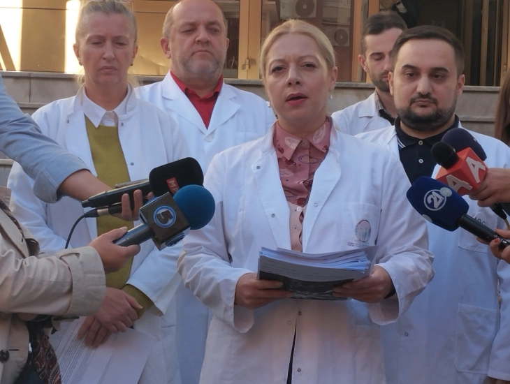 Public health experts recommend protective masks, gloves when handling waste