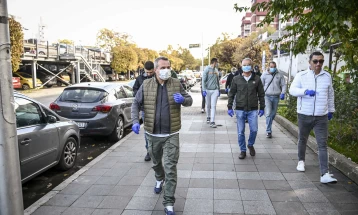 Герасимовски со граѓаните и хигиеничарите во акција за чистење на Општина Центар