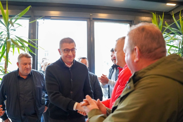 Мицкоски од Брвеница: Ние како Влада со ист критериум инвестиравме во сите општини, така се гради соживот