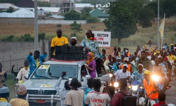 Најмалку четири лица загинаа во судири меѓу демонстрантите и полицијата во Камерун