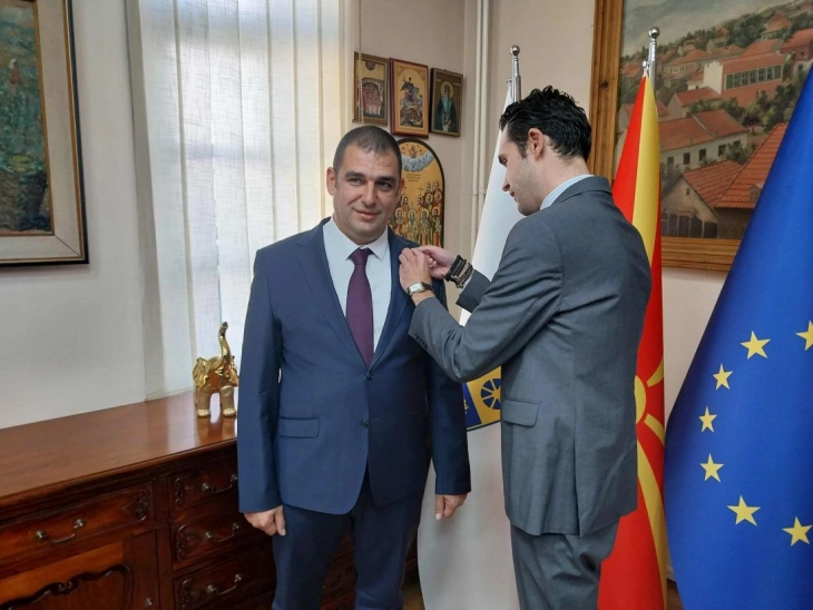 Костадинов му ја предаде функцијата на новиот градоначалник Петар Јанков