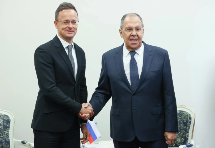 Средба Сијарто – Лавров во Минск