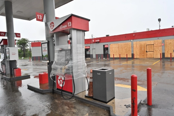 Ураганот Мелиса попладнево треба да ја погоди Јамајка, тимовите за помош подготвени