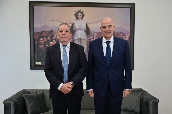 Дендиас и Палмас разговарале за можноста за заедничко учество на Грција и Кипар во одбранбени проекти финансирани од програмата САФЕ