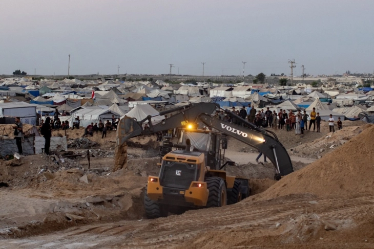 Хамас пронашол уште две тела на заложници во Газа