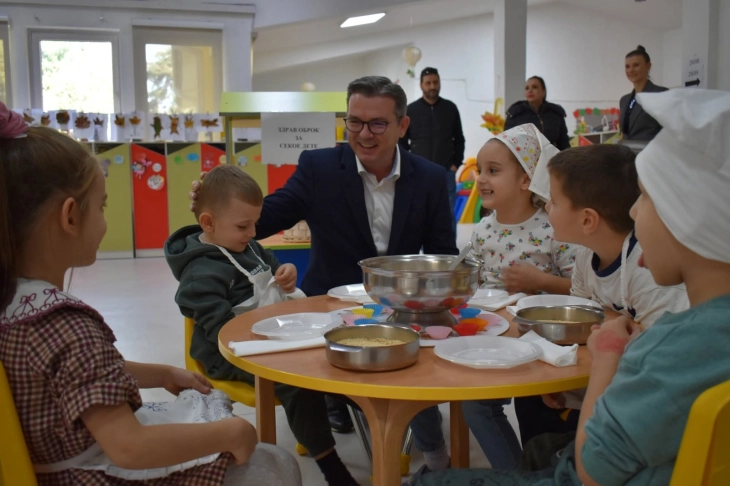 Agriculture minister: Each preschooler to eat 1 kg of fruit at preschool each week