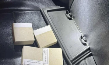 Privohet nga liria një banor i Shkupit, gjatë kontrollit në automjet është gjetur municion