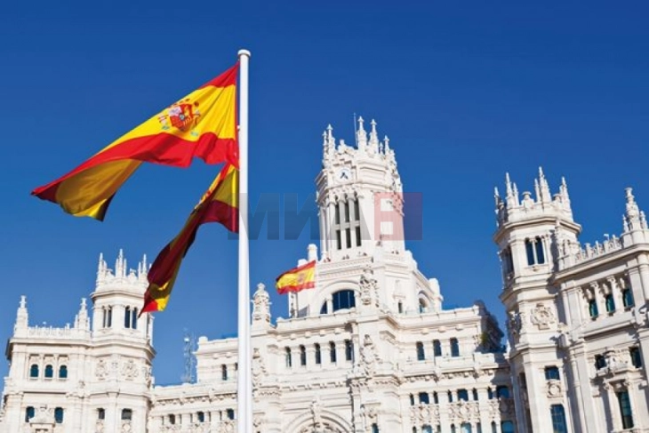 Шпанија со закон го зголемува бројот на жени во политиката и водењето бизнис