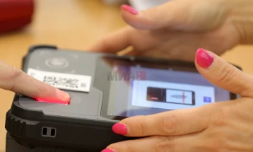 Në Negotinë jehona 24.17 për qind deri në orën 13, në Demir Kapi 34,21 për qind dhe në Rosoman 27,10 për qind