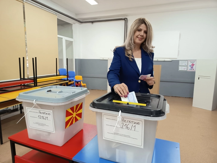 УЖ на ВМРО ДПМНЕ : Неготино ја доби првата жена градоначалничка  - Марија Нацева