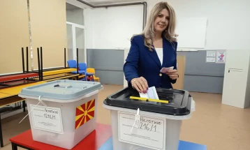 УЖ на ВМРО ДПМНЕ : Неготино ја доби првата жена градоначалничка  - Марија Нацева