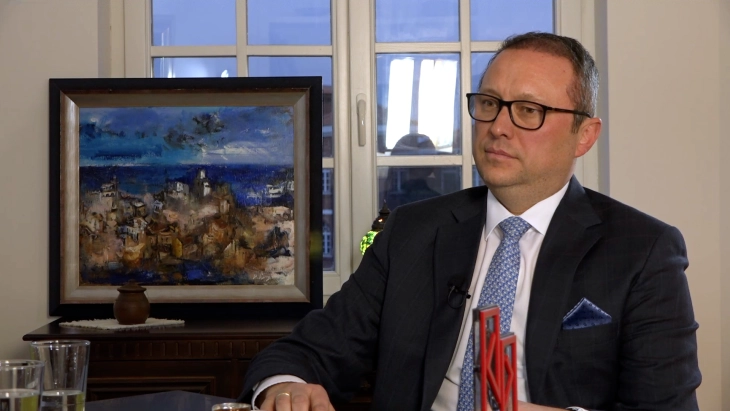 Филип Николоски во „Бизнис-клуб“: Реформата на јавната администрација ќе придонесе за ефикасно функционирање на државата