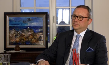 Филип Николоски во „Бизнис-клуб“: Реформата на јавната администрација ќе придонесе за ефикасно функционирање на државата