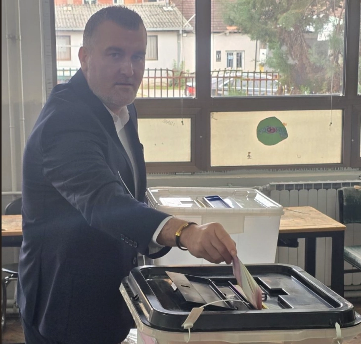 Имери им се заблагодари на дебрани за поддршката и му го честита на Меља изборот за градоначалник