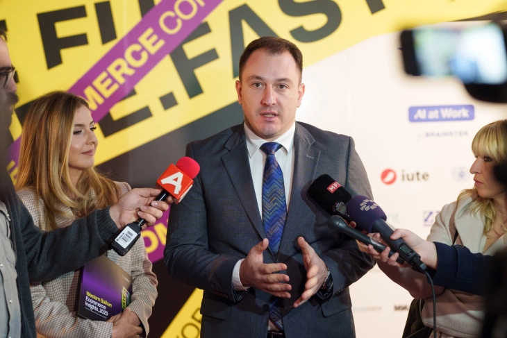 Андоновски: Владата го поддржува развојот на е-трговијата - преку стратегии, интероперабилност и намалена бирократија