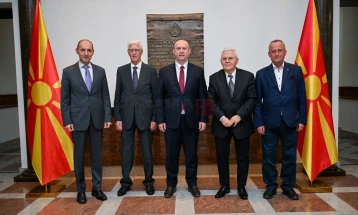 Gashi në takim me ish-kryetarët e Kuvendit - propozohet krijimi i një këshilli joformal për shkëmbim të ideve dhe përvojave pa ndikim politik