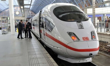 ЕК усвои планови за развој на брзи железници и за инвестиции во еколошки горива 