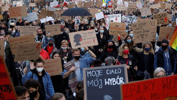 Комитетот за права на жените на ЕП ја поддржа иницијативата за безбеден и достапен абортус 