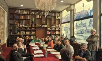 Драмски театар ја подготвува „Болва в уво“ во режија на Синиша Евтимов, одржана првата проба