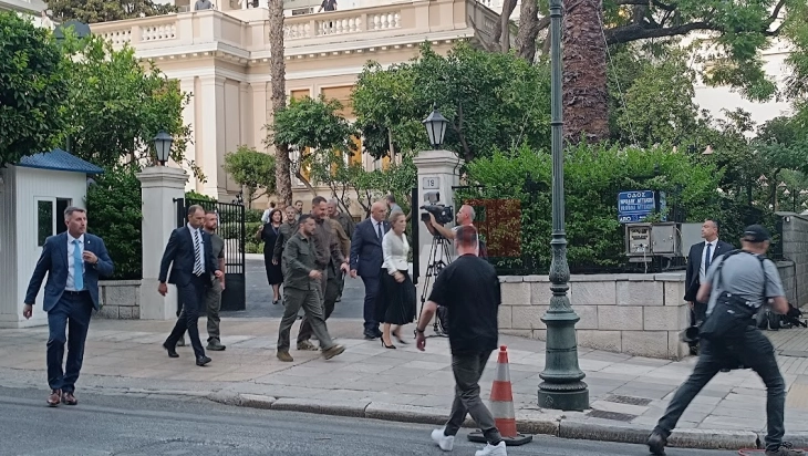 Зеленски во текот на месецов во посета на Грција