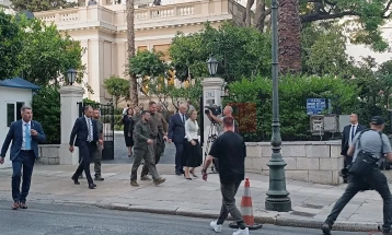 Зеленски во текот на месецов во посета на Грција