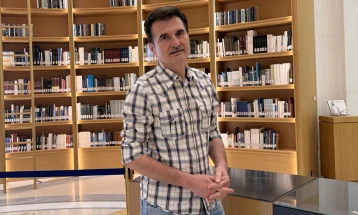 Тотев, бугарскиот литературен истражувач за МИА: Да се слушаме повеќе, за да можеме да се разбереме