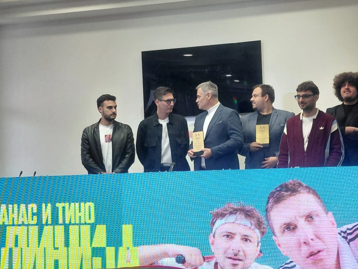 На 21 и 23 ноември стенд-ап спектакл „На Линија со  Атанас И Тино“ во СЦ „Јане Сандански“ – Скопје