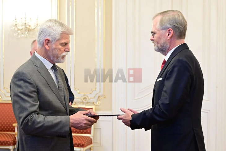 Чешкиот претседател Павел ја прифати оставката на Владата на Фијала