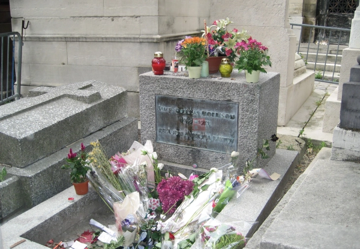 Лотарија за гробно место до познати личности во Париз