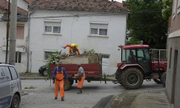 Викендов струмичкото комунално претпријатие почнува со рачно и машинско чистење на улиците во Струмица