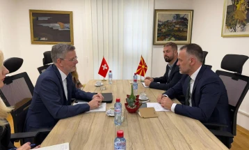 Средба на заменик претседателот на Владата Фетаи со швајцарскиот амбасадор Зомер