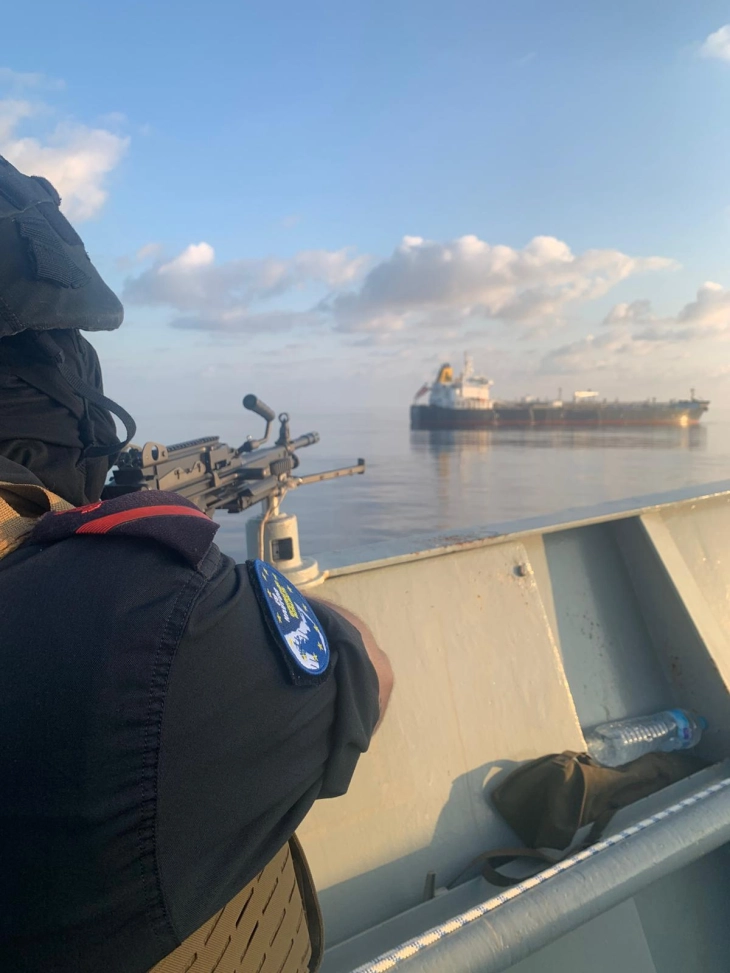 Ослободени членовите на екипажот од танкерот нападнат од пирати во близина на Сомалија