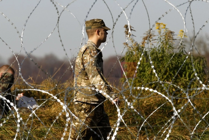Словенечките граници од денеска ќе ги чува и армијата