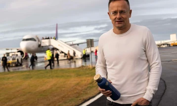 Сијарто: Унгарија подготвува договор со американска компанија за изградба на вселенска станица