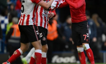 Сандерленд во судиското надополнување избори бод со лидерот Арсенал