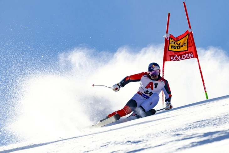 Хиршер го одложи враќањето на патеките