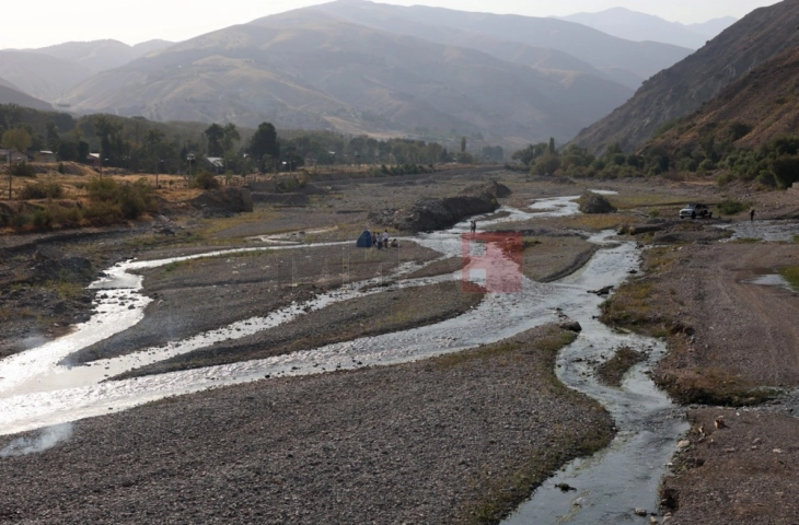 Иран предупредува дека пресушуваат резервоарите со вода, можна евакуација на Техеран