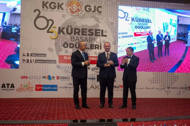 Speaker Gashi presented with Global Diplomacy Award in Türkiye