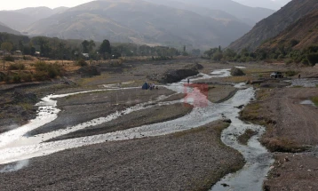 Irani paralajmëron se rezervuarët e ujit po thahen, evakuim i mundshëm i Teheranit